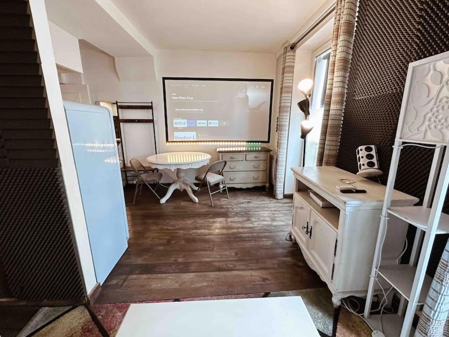 Studio With Home Cinema@Paris Chatelet Exteriér fotografie